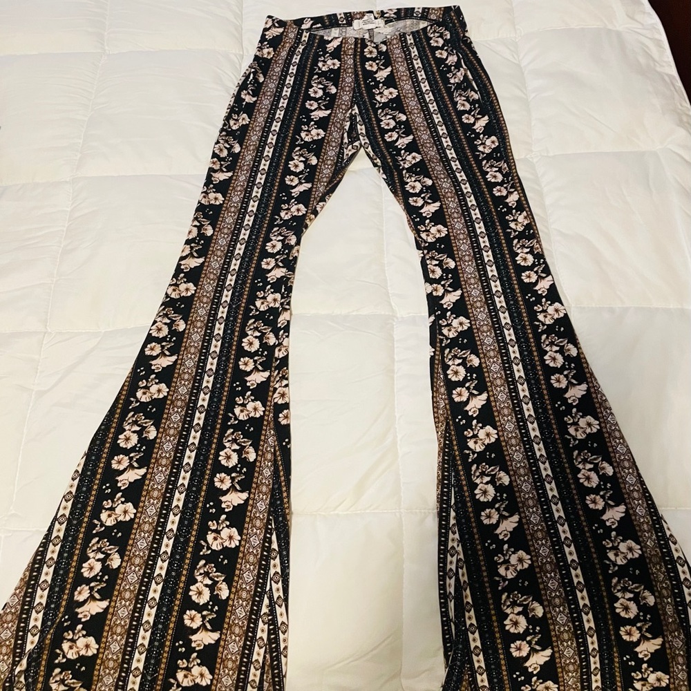 Pattern flow leggings